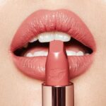 رژ لب شارلوت تیلبری مدل Hot lips رنگ IN LOVE WITH OLIVIA - Image 3