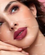 رژلب مات کننده جامد شیگلم مدل Matte Allure رنگ Wedding - Image 2