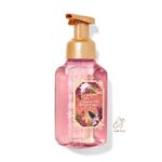 مایع دستشویی فوم دار بث اند بادی مدل Strawberry Snowflakes
