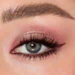 سایه کرمی مینی شارلوت تیلبری مدل Eyes to Mesmeriseرنگ Pillow Talk  جدا شده از پک - Image 3
